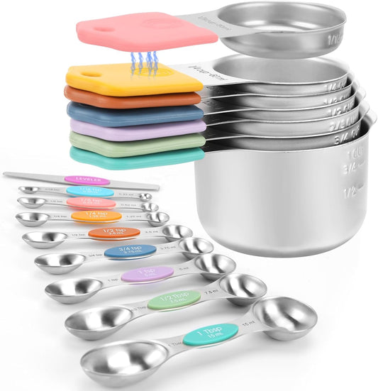 16-piece set: 7 magnetic measuring cups, 8 magnetic measuring spoons, and 1 leveler