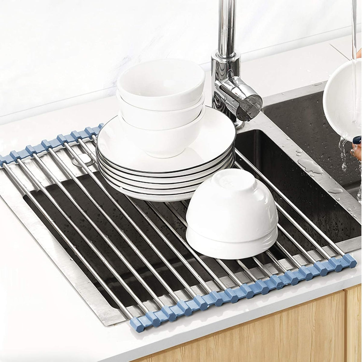 18 rods of 304 stainless steel with high-quality silicone connectors supporting 33 lbs