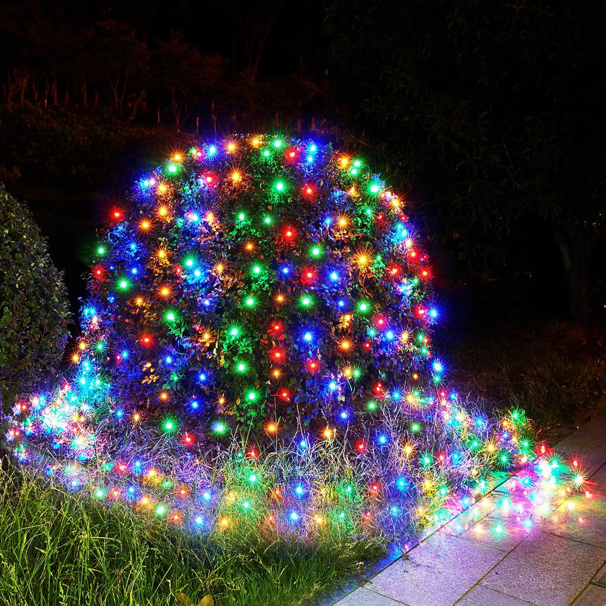 200 or 360 high-brightness leds on dark green 8.4ft x 5.2ft net mesh that blends with foliage