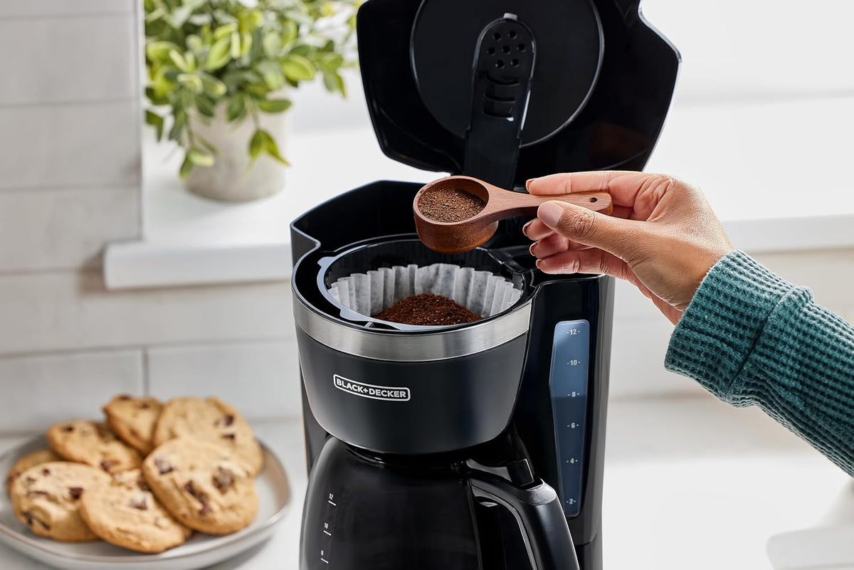 BLACK+DECKER Drip Coffee Maker with Vortex Brewing, Affordable Birthday Gift for Coffee-Drinking Friends and Family