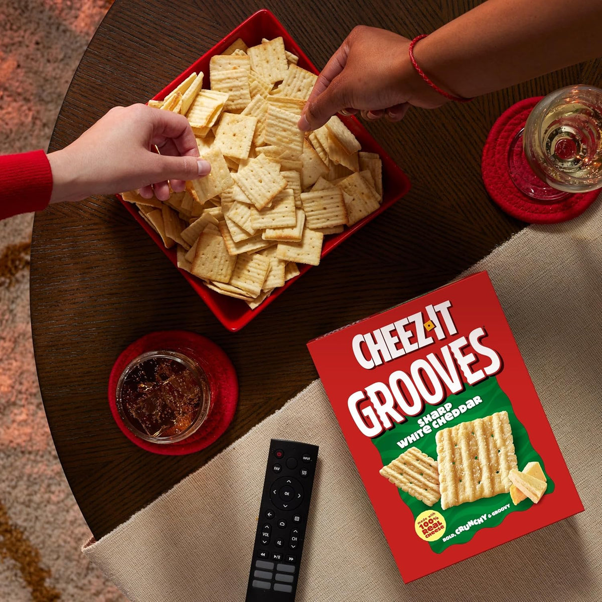 Cheez-It Grooves Sharp White Cheddar Crackers – Desk Drawer Office Snack for Mid-Morning Focus Breaks and Afternoon Slumps, 3.25oz 6-Pack
