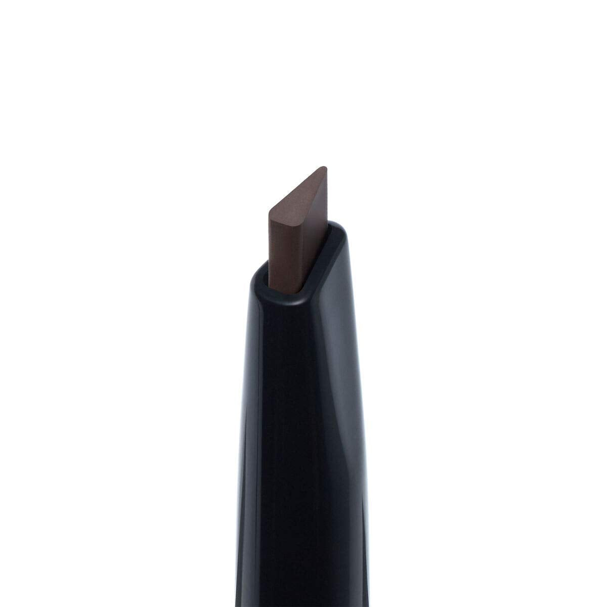 custom oval-shaped tip that creates three different edge sizes
