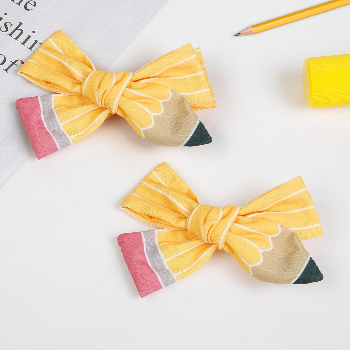 easy on-and-off clip mechanism suitable for children to handle independently