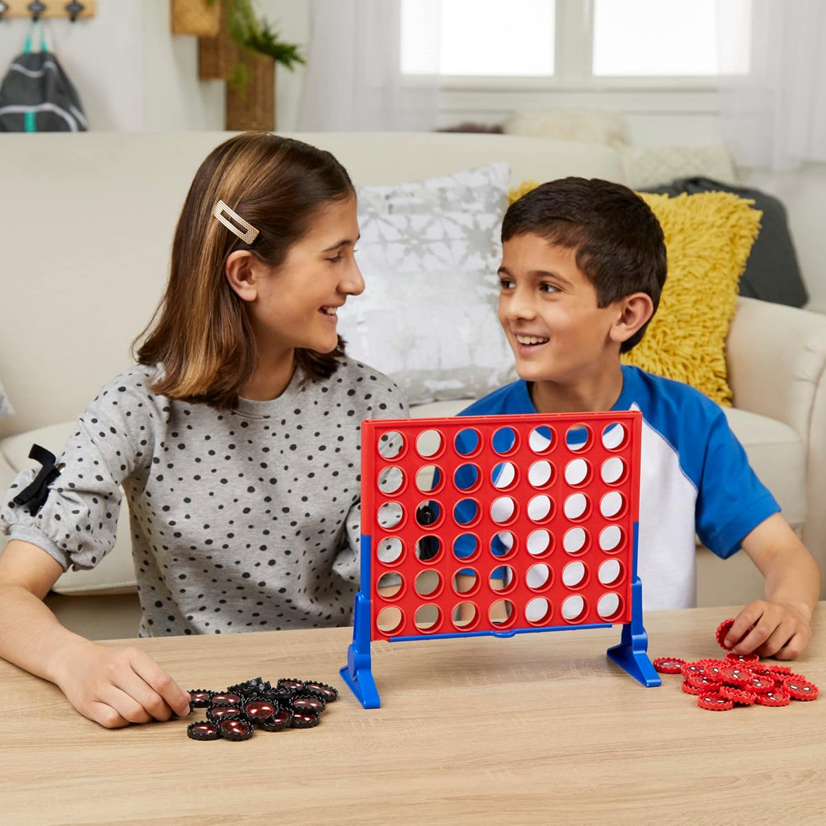 Hasbro Gaming Connect 4 Marvel Spider-Man Edition – Birthday Gift for Kids Who Love Spider-Man, Ages 6 and Up