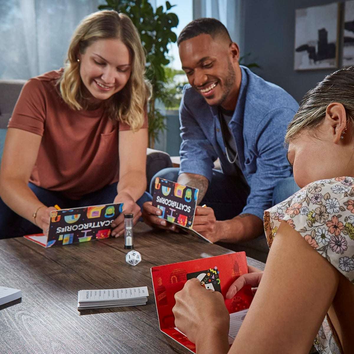 Hasbro Gaming Scattergories Classic Game – Tween and Teen Birthday Game for Playroom, Group Board Game for Siblings and Friends Ages 13 Plus