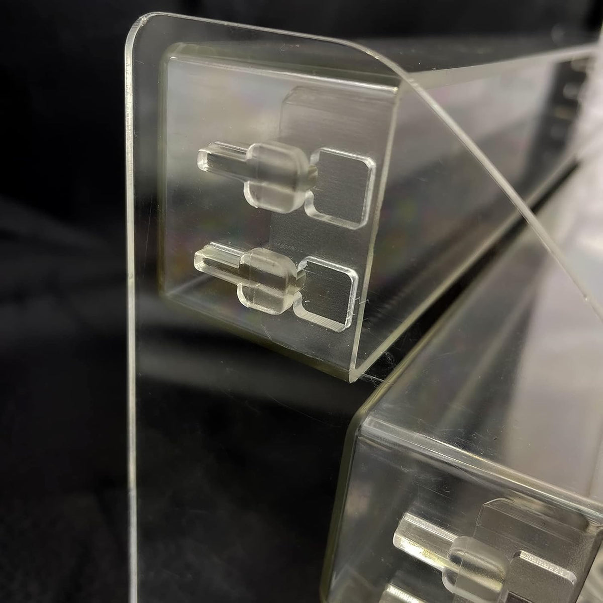 lightweight 0.35 kg build with rectangular shape for stable placement