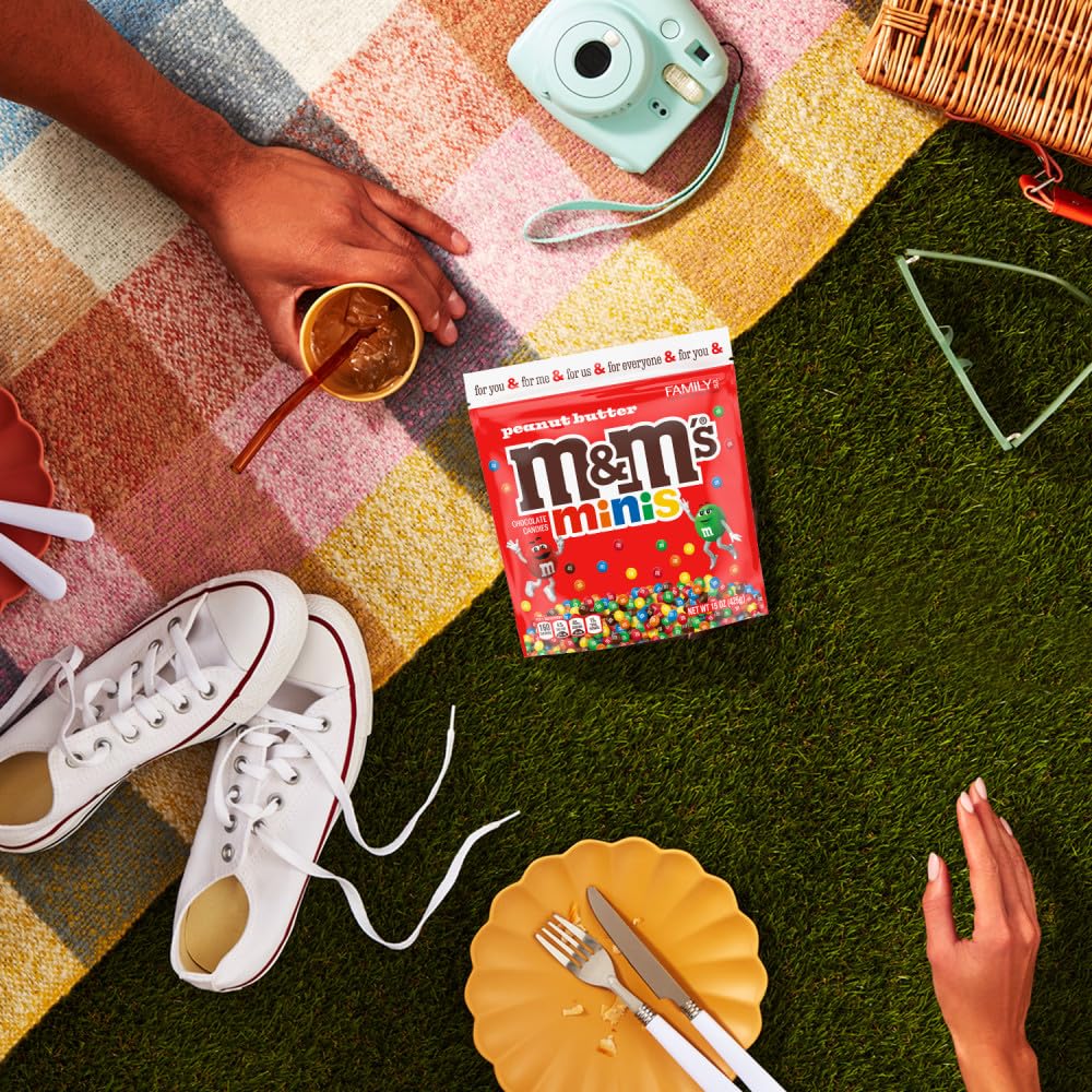 M&M'S Minis Peanut Butter Candy Bulk 15 oz Resealable Bag for Road Trips, Beach Coolers and Tailgating Dessert Toppings