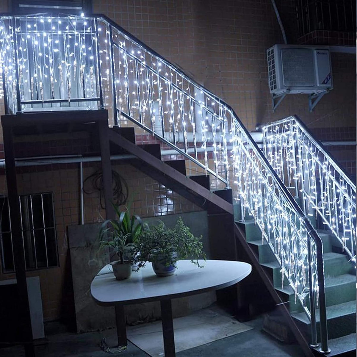 Ollny Outdoor Icicle Christmas Lights for Roofline and Fence, 360 LED Weatherproof Cascading Lights for Backyard Gatherings
