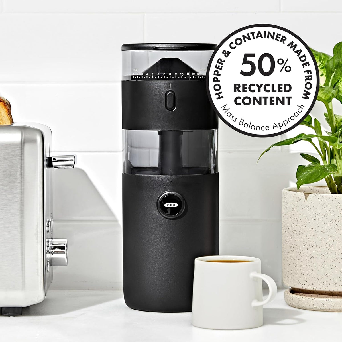 OXO Brew Compact Conical Burr Coffee Grinder – Home Office Coffee Grinder for a Focus-Boosting Morning Ritual, Drip and Espresso
