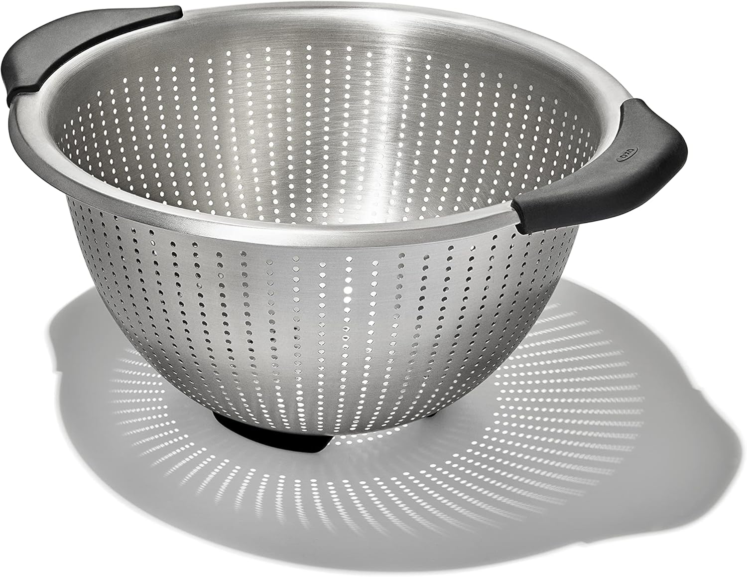 OXO Good Grips Stainless Steel Colander – Thoughtful Housewarming Gift, Stainless Strainer for Newlywed First Kitchens