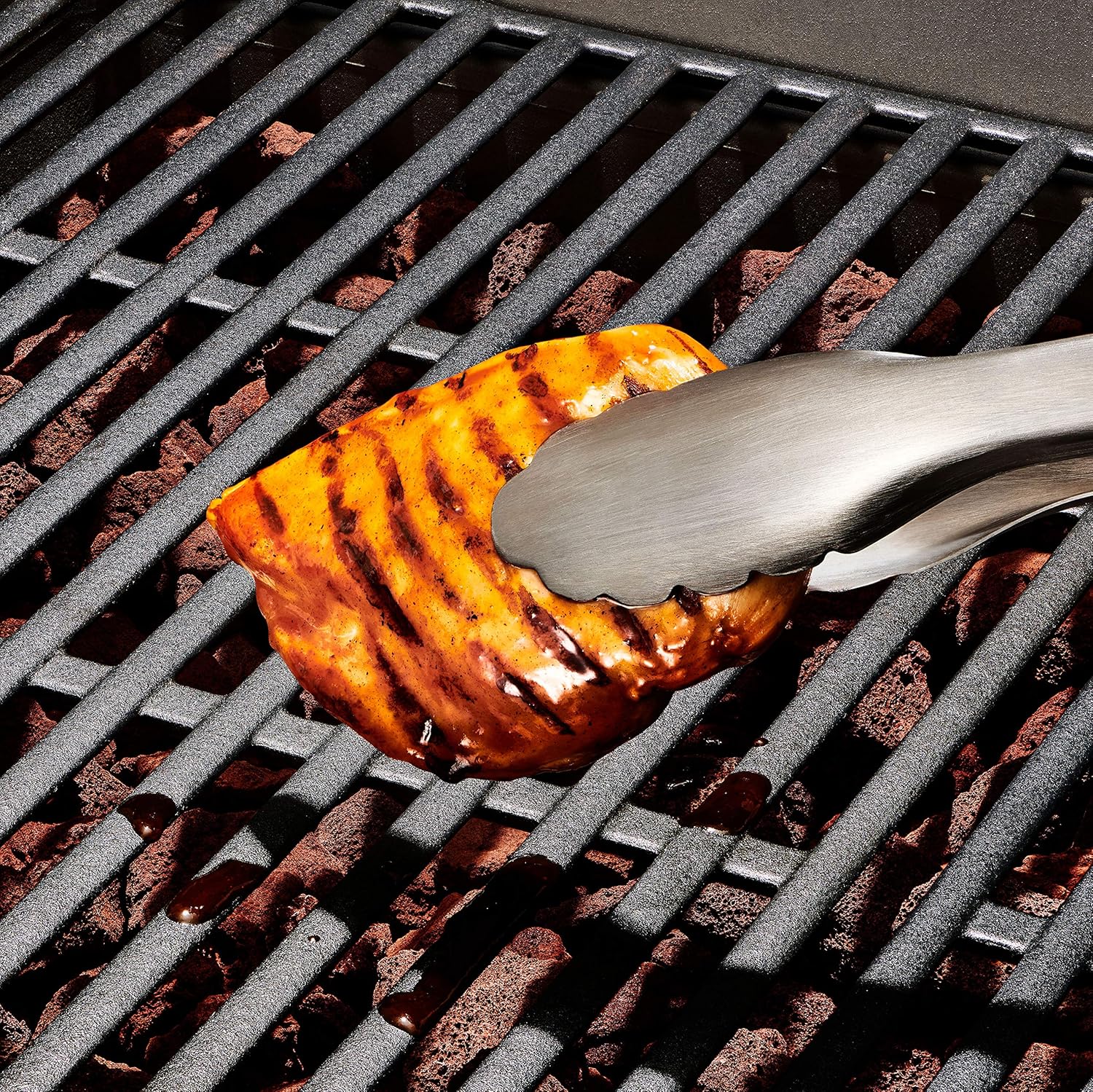 OXO Outdoor Grilling Turner and Tongs Set – All-in-One BBQ Tool Duo to Speed Up Weekend Cookouts