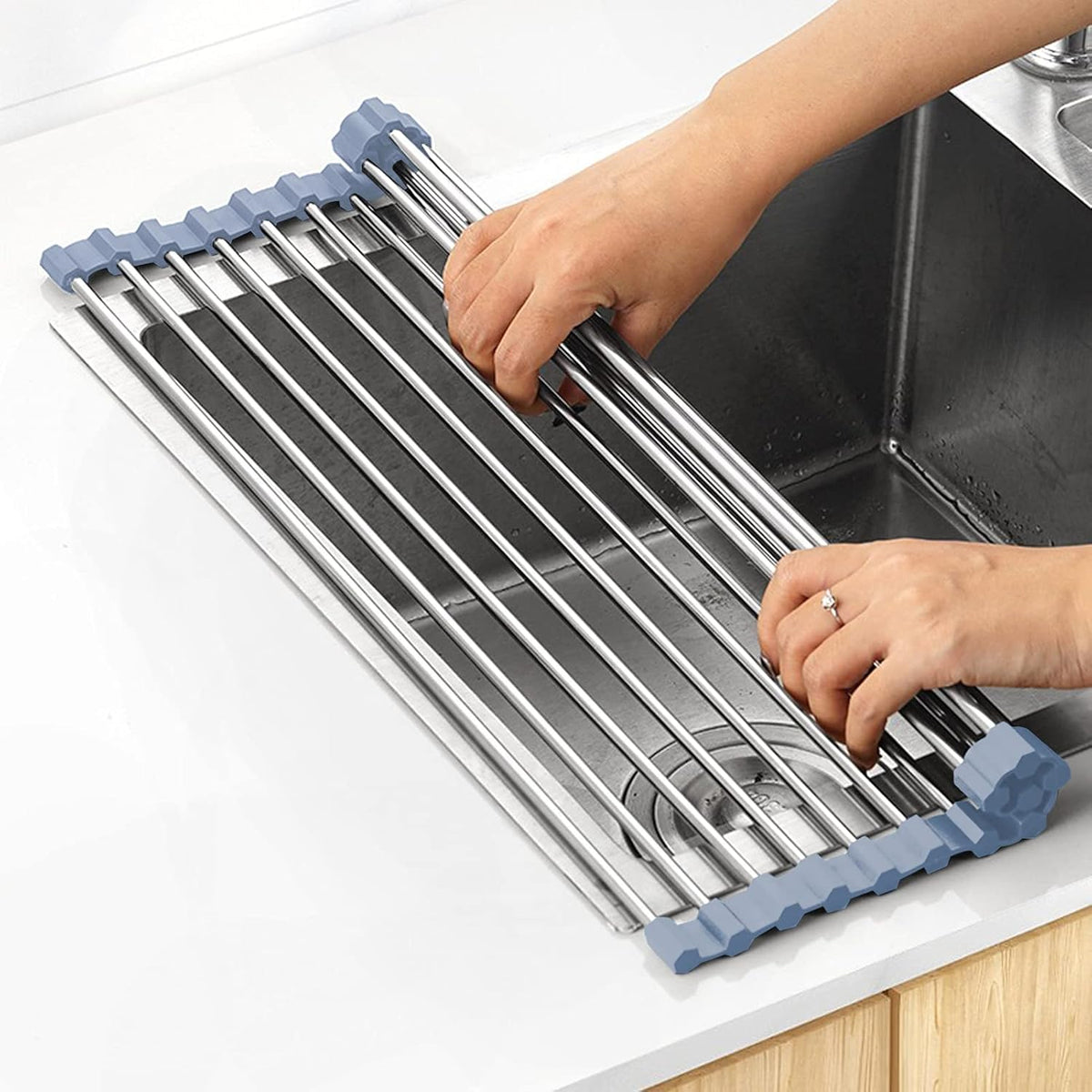 roll-up foldable design with food-grade silicone for compact cabinet storage