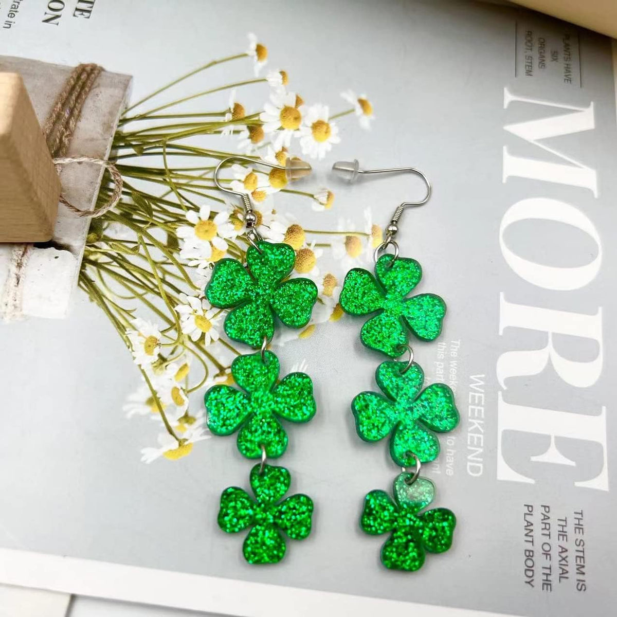 Shamrock Dangle Earrings for Women – Lightweight St. Patrick's Day Jewelry for Outdoor Parades and Pub Crawls