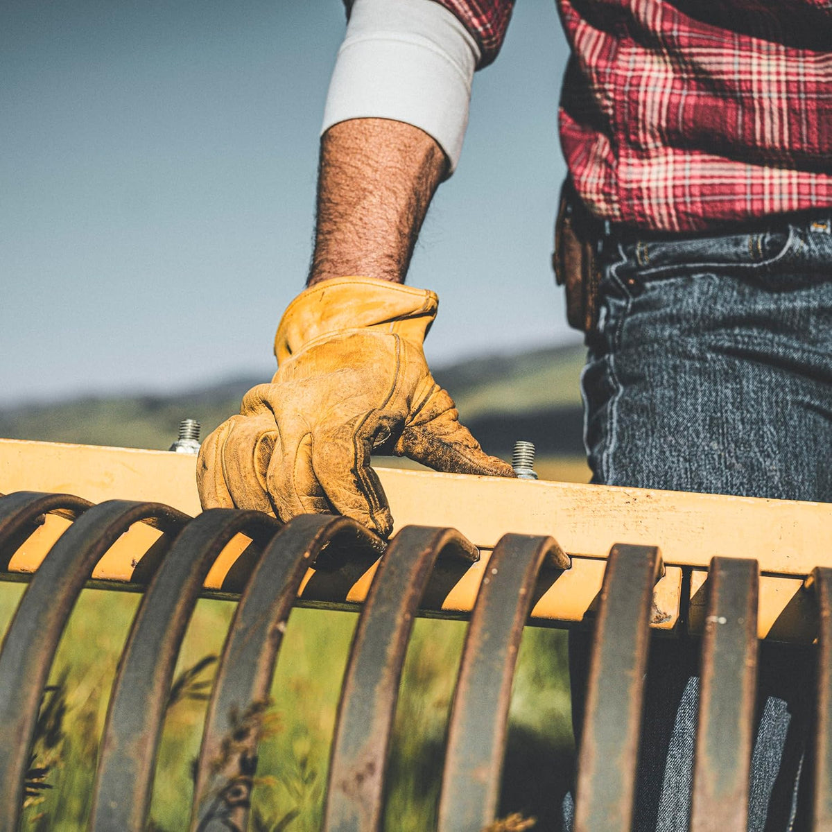 shirred elastic wrist closure that blocks debris and ensures a secure fit