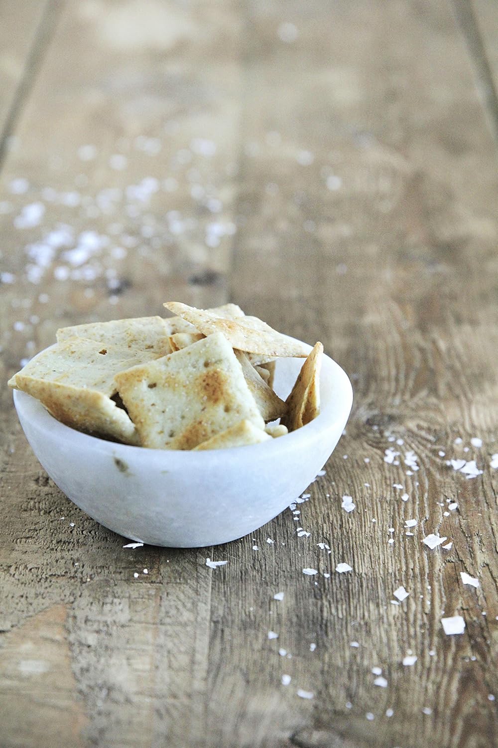 Simple Mills Almond Flour Crackers – Shelf-Stable Fuel for Workday Focus