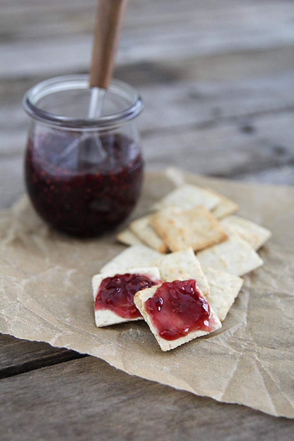 Simple Mills Almond Flour Crackers – Shelf-Stable Fuel for Workday Focus