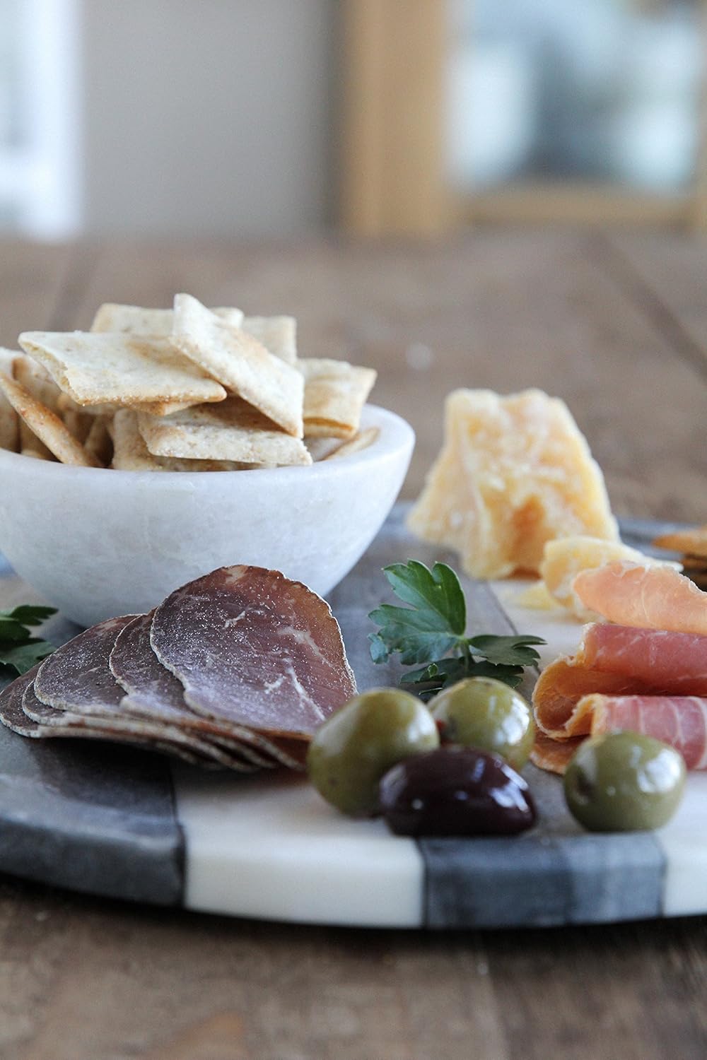 Simple Mills Almond Flour Crackers – Shelf-Stable Fuel for Workday Focus