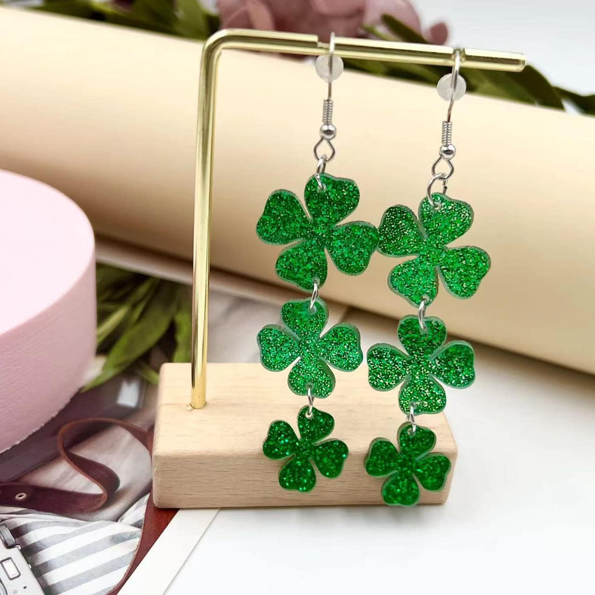 six style variants including shamrock, green hat, clover, and horseshoe motifs