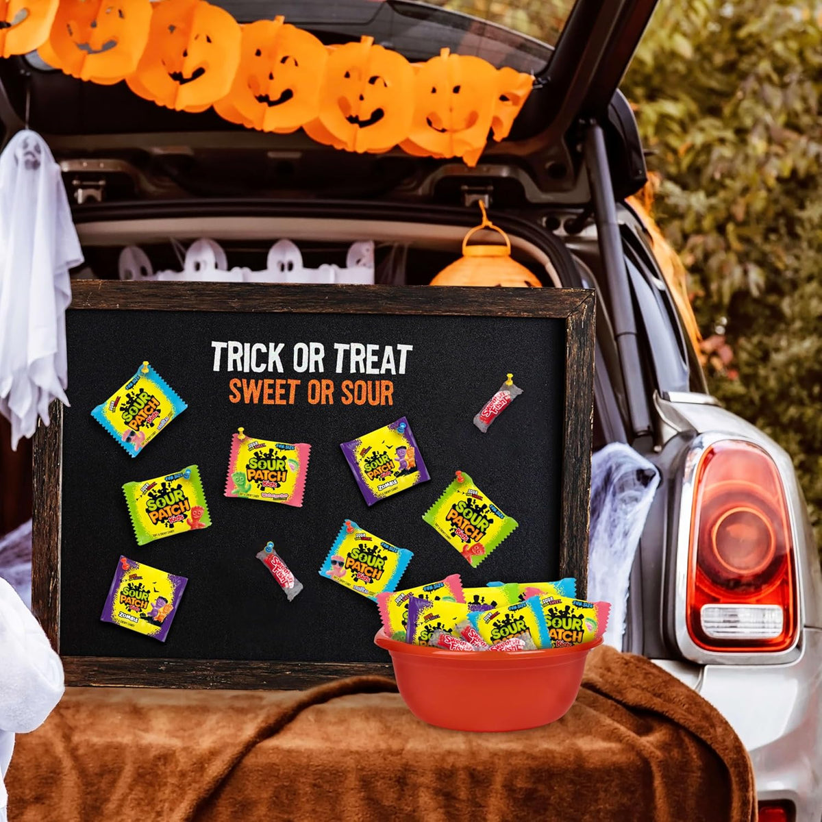 SOUR PATCH KIDS Original, Tropical, Big Kids & SWEDISH FISH Candy Variety – Shareable Bulk Treat Pack for Halloween Party Favors